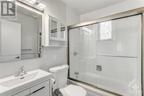 4-piece Ensuite - 1 Oakwood Avenue, Ottawa, ON - Indoor Photo Showing Bathroom