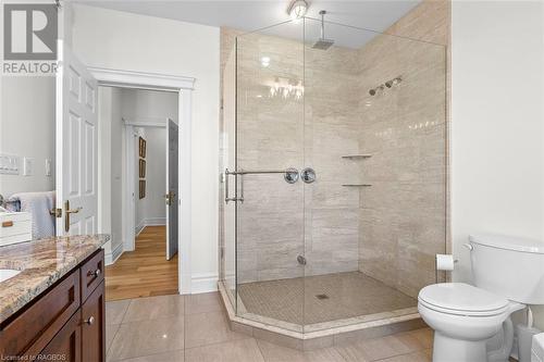 166 Ashgrove Lane, Annan, ON - Indoor Photo Showing Bathroom