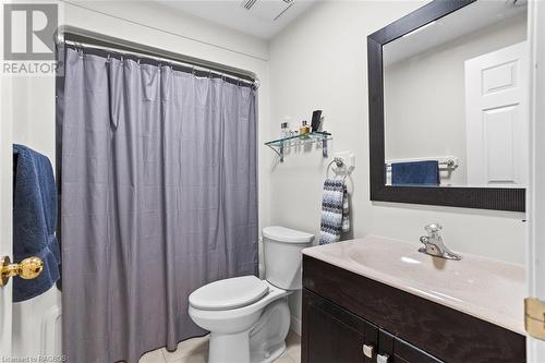 166 Ashgrove Lane, Annan, ON - Indoor Photo Showing Bathroom