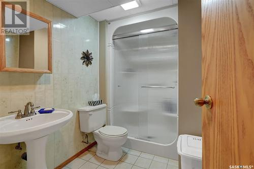 14 Catherwood Crescent, Regina, SK - Indoor Photo Showing Bathroom