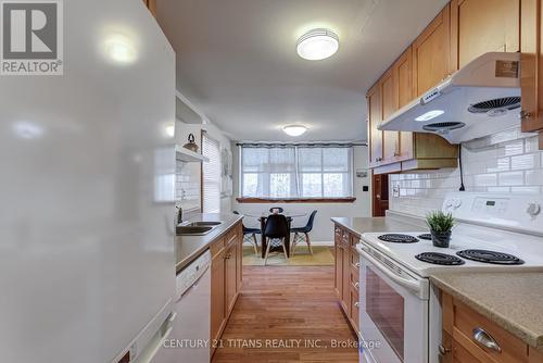 130 West Beach Rd, Clarington, ON - Indoor Photo Showing Kitchen