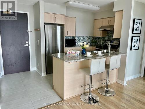 #1610 -51 Lower Simcoe St, Toronto, ON - Indoor Photo Showing Kitchen With Upgraded Kitchen