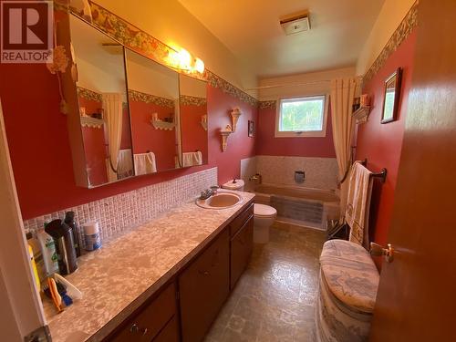 16357 2 Highway, Dawson Creek, BC - Indoor Photo Showing Bathroom