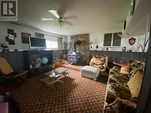 16357 2 Highway, Dawson Creek, BC - Indoor Photo Showing Living Room
