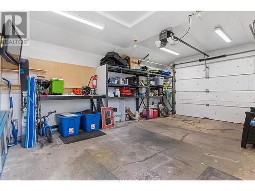 807 Coronation Avenue, Kelowna, BC - Indoor Photo Showing Garage