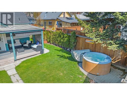 807 Coronation Avenue, Kelowna, BC - Outdoor With Backyard