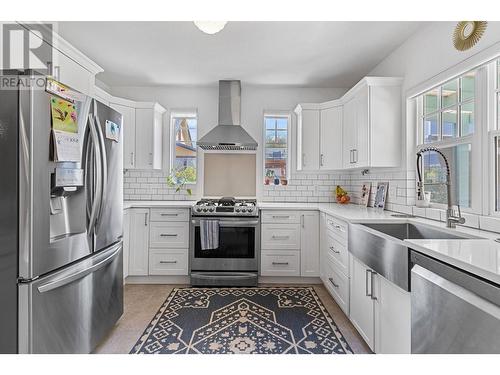 807 Coronation Avenue, Kelowna, BC - Indoor Photo Showing Kitchen With Upgraded Kitchen