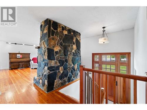 3550 16 Avenue Ne, Salmon Arm, BC - Indoor Photo Showing Other Room