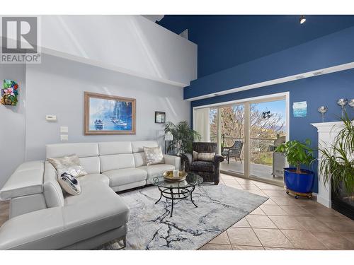 2100 Boucherie Road Unit# 415, West Kelowna, BC - Indoor Photo Showing Living Room