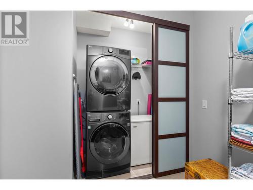2100 Boucherie Road Unit# 415, West Kelowna, BC - Indoor Photo Showing Laundry Room