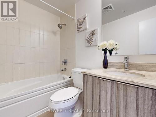 #3010 -955 Bay St, Toronto, ON - Indoor Photo Showing Bathroom