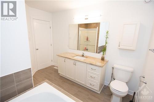 4372 Kelly Farm Drive, Ottawa, ON - Indoor Photo Showing Bathroom