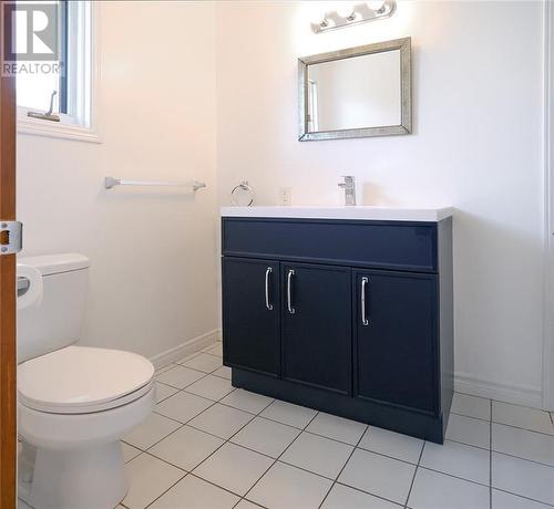 Main Floor Bathroom - 52 Lakeshore Drive, Morrisburg, ON - Indoor Photo Showing Bathroom