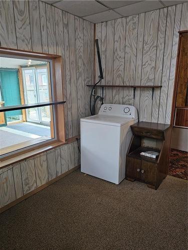 171 King Lane, Simcoe, ON - Indoor Photo Showing Laundry Room