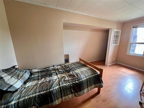 206 Coalmont Road, Princeton, BC - Indoor Photo Showing Bedroom