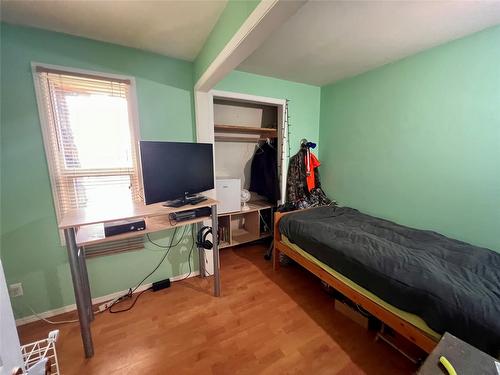 206 Coalmont Road, Princeton, BC - Indoor Photo Showing Bedroom