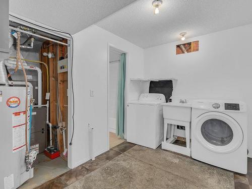 9770 Winview Road, Lake Country, BC - Indoor Photo Showing Laundry Room