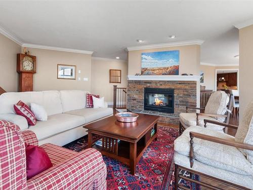 2820 Arawana Road, Naramata, BC - Indoor Photo Showing Living Room With Fireplace