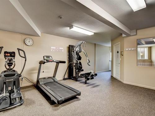 215-3160 Casorso Road, Kelowna, BC - Indoor Photo Showing Gym Room