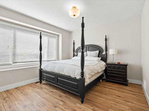 1274 Bergamot Avenue, Kelowna, BC - Indoor Photo Showing Bedroom