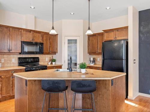 24-380 Providence Avenue, Kelowna, BC - Indoor Photo Showing Kitchen