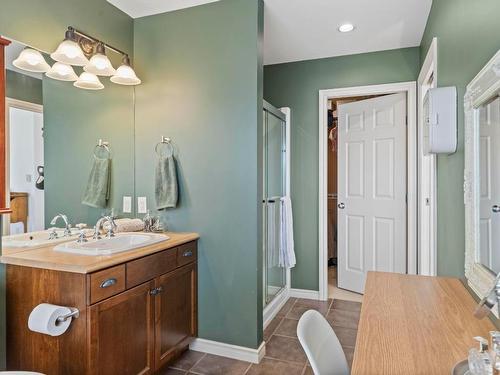 24-380 Providence Avenue, Kelowna, BC - Indoor Photo Showing Bathroom