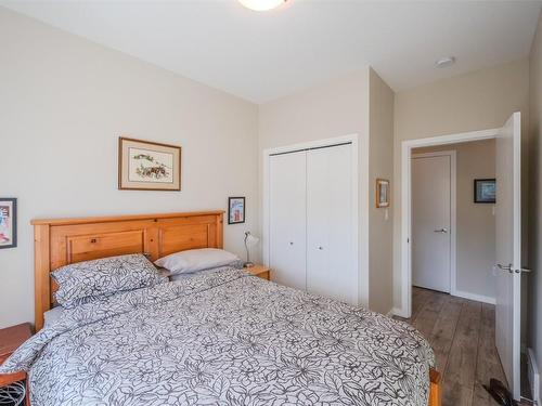 120-388 Eckhardt Avenue, Penticton, BC - Indoor Photo Showing Bedroom