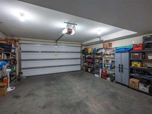 120-388 Eckhardt Avenue, Penticton, BC - Indoor Photo Showing Garage