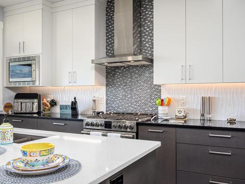 3904 Terrapin Lane, Vernon, BC - Indoor Photo Showing Kitchen With Upgraded Kitchen