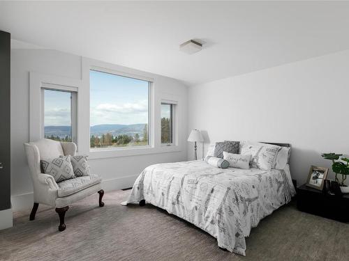 2375 Grantham Road, Kelowna, BC - Indoor Photo Showing Bedroom