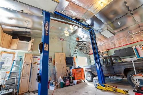 418 Airlies Street, Winnipeg, MB - Indoor Photo Showing Garage