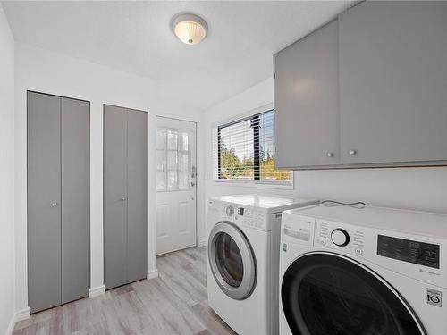 166 Sall Rd, Lake Cowichan, BC - Indoor Photo Showing Laundry Room
