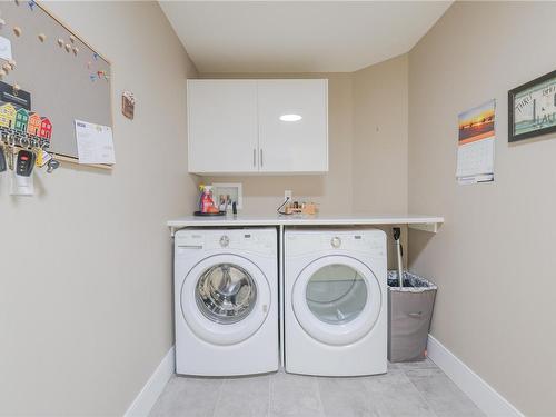 7-325 Niluht Rd, Campbell River, BC - Indoor Photo Showing Laundry Room