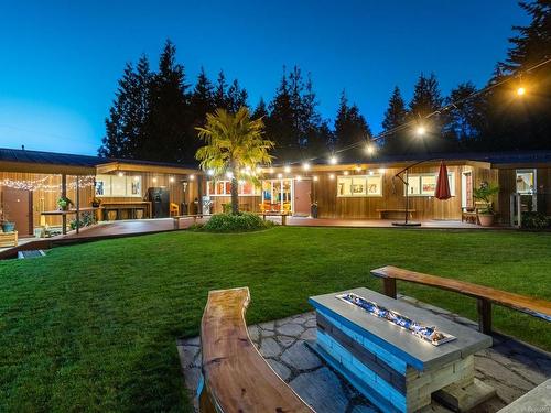 410 17Th Ave, Sointula, BC - Outdoor With Deck Patio Veranda With Backyard