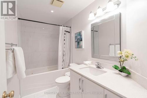 54 Enchanted Hills Cres, Toronto, ON - Indoor Photo Showing Bathroom