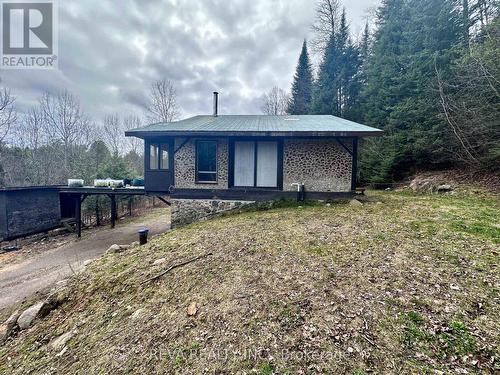 65 Ray Road, Hastings Highlands, ON - Outdoor