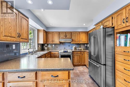 634 Penner St, Niagara-On-The-Lake, ON - Indoor Photo Showing Kitchen With Double Sink