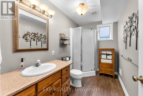 634 Penner St, Niagara-On-The-Lake, ON - Indoor Photo Showing Bathroom