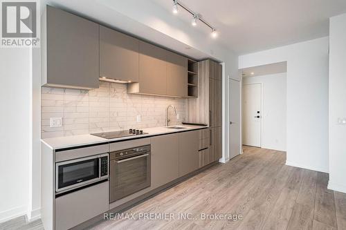 3801 - 55 Mercer Street, Toronto, ON - Indoor Photo Showing Kitchen With Upgraded Kitchen