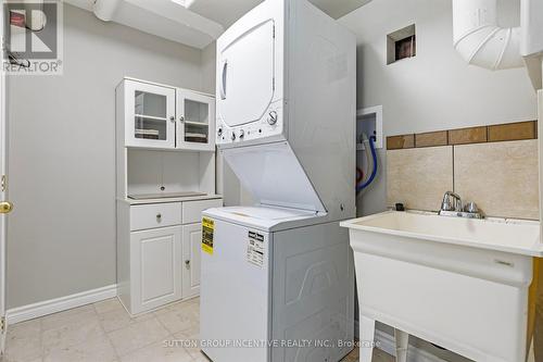 50 Dinnick Cres, Orangeville, ON - Indoor Photo Showing Laundry Room