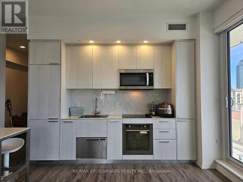 #1102 -75 Canterbury Pl, Toronto, ON - Indoor Photo Showing Kitchen With Upgraded Kitchen
