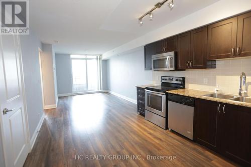 #323 -372 Hwy 7  E, Richmond Hill, ON - Indoor Photo Showing Kitchen With Double Sink