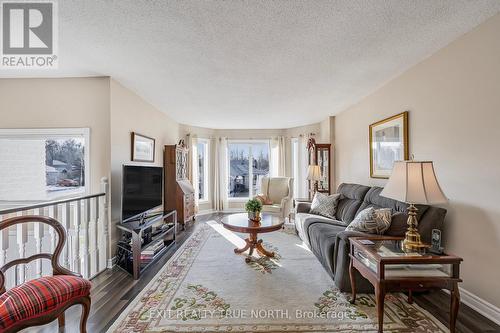 59 Riverdale Drive, Wasaga Beach, ON - Indoor Photo Showing Living Room