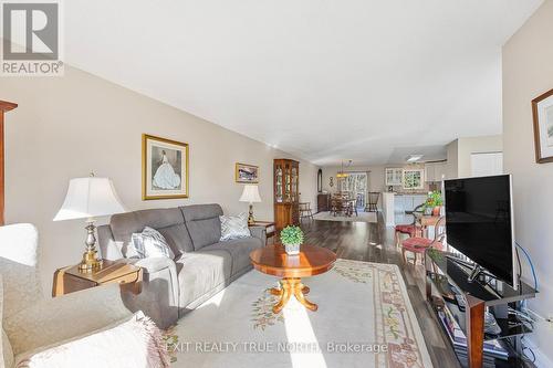59 Riverdale Drive, Wasaga Beach, ON - Indoor Photo Showing Living Room