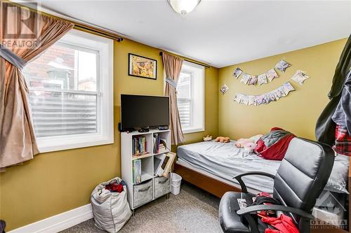 390 Mackay Street, Ottawa, ON - Indoor Photo Showing Bedroom
