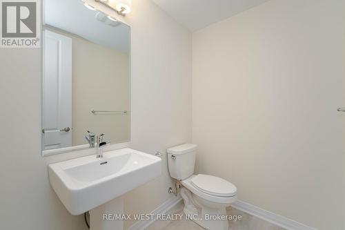 120 Settlers Rd, Oakville, ON - Indoor Photo Showing Bathroom