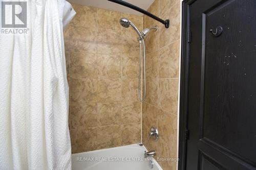 19 - 25 Viking Drive, Hamilton, ON - Indoor Photo Showing Bathroom