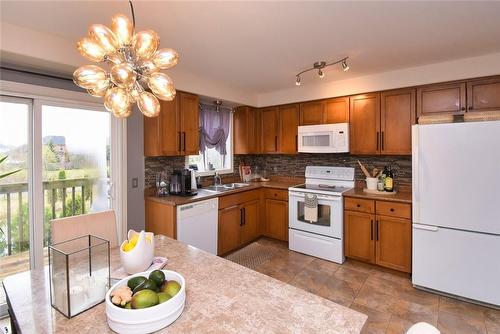 25 Viking Drive|Unit #19, Binbrook, ON - Indoor Photo Showing Kitchen With Double Sink