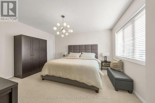 28 Serena Crescent, Hamilton, ON - Indoor Photo Showing Bedroom