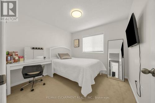 28 Serena Crescent, Hamilton, ON - Indoor Photo Showing Bedroom
